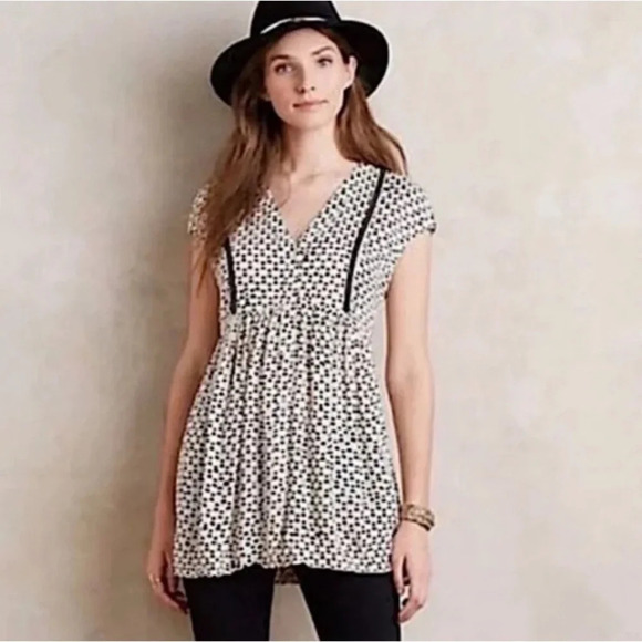 VANESSA VIRGINIA by ANTHROPOLOGIE Ladder Lace Tunic in Gray Motif - Picture 1 of 7